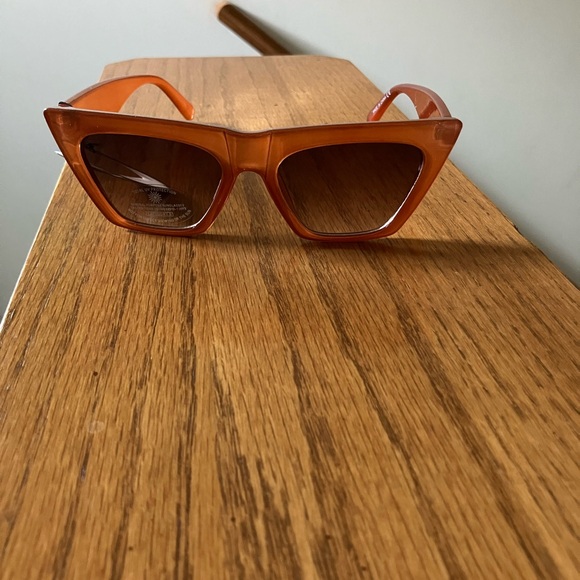 Parfois Brown Sunglasses - Picture 4 of 4